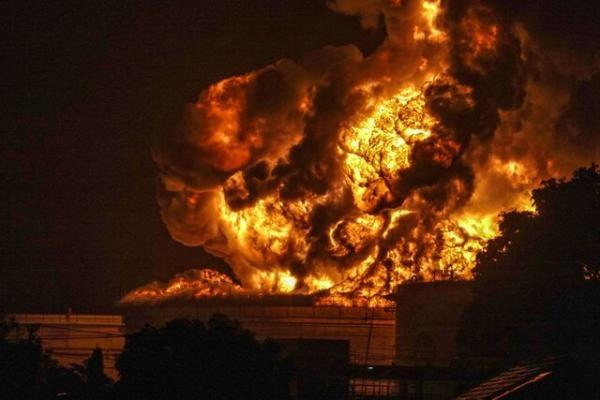 مهار آتش سوزی در یکی از پالایشگاه های نفت اندونزی مهار آتش سوزی در یکی از پالایشگاه های نفت اندونزی