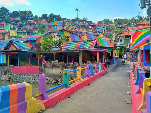 روستایی از جنس رنگین کمان در اندونزی، رویایی که واقعیت دارد