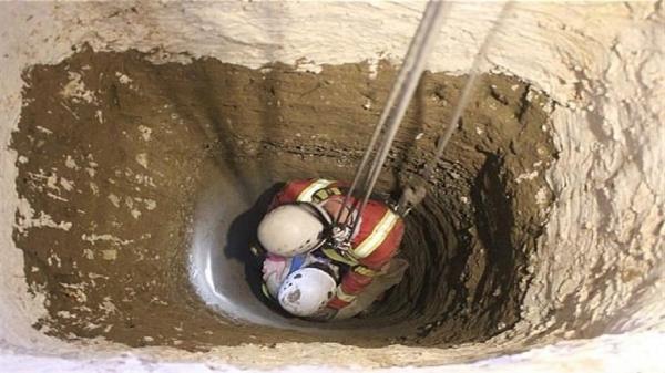 سقوط یک کارگر کرجی در چاه فاضلاب